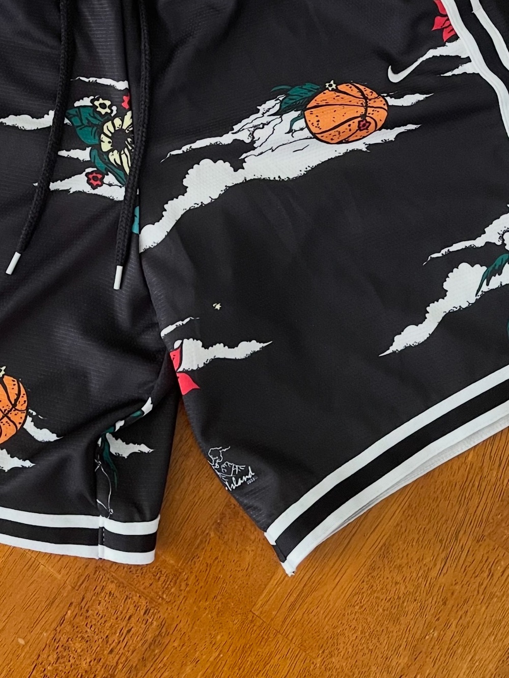 Nike Black Floral Athletic Shorts with White Stripes xl - Picture 2 of 5